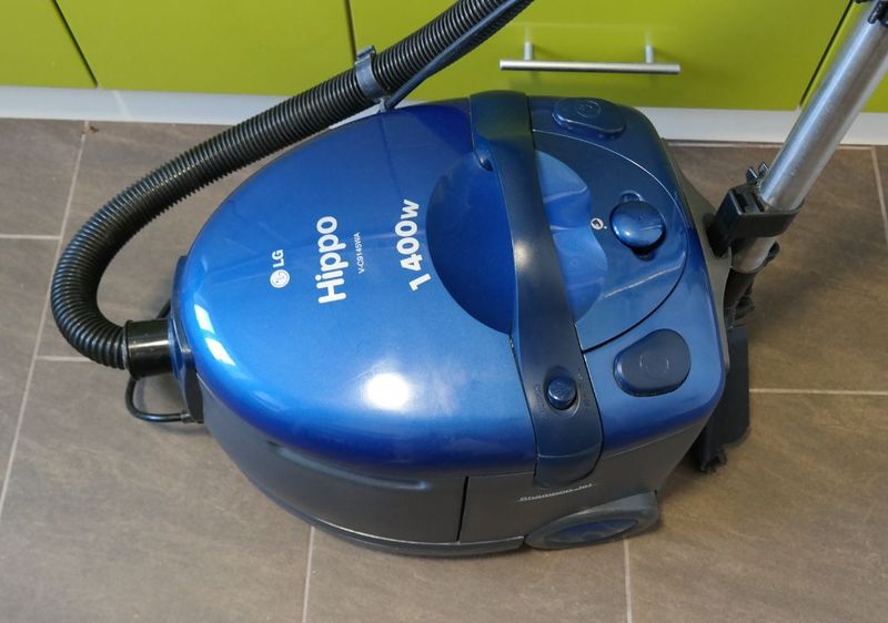 Lg hippo 1400&. Пылесос lg hippo v-c9145wa. Lg hippo 1400w. Lg hippo 1400&. Пылесос hippo 1400w.
