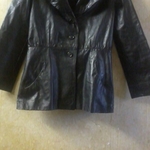 Кожаная куртка на пуговицах чёрного цвета