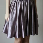 вечернее платье на корсетной основе, декорировано цветами