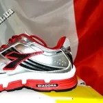Кроссовки женские фирмы DIADORA  Италия