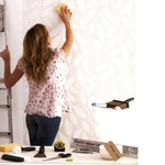 Поклейка обоев Киев качественно