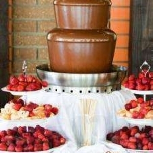Шоколадный фонтан украсит любое торжество: день рождения,  свадьбу,  дет