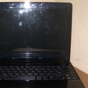 Продам нерабочий ноутбук  Asus Eee PC 1201 на запчасти.