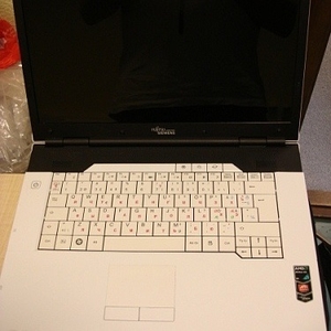 Продаётся нерабочий ноутбук  Fujitsu Amilo MS 2242