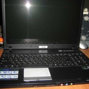 Продаю нерабочий ноутбук MSI  M677