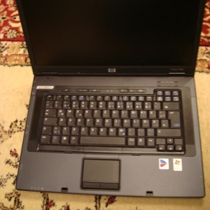 Красивый элегантный ноутбук HP Compaq nx8220