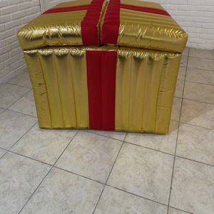 Коробка золотая сценическая декорация