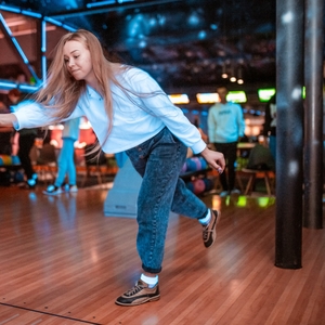 Astro Bowling - космічний боулінг в Києві,  біля метро Шулявська
