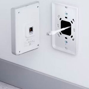 Современная точка доступа UniFi U7 In-Wall с доставкой от дилера