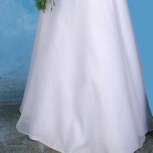 Продам красивое,  нежное свадебное платье,  шитое под заказ