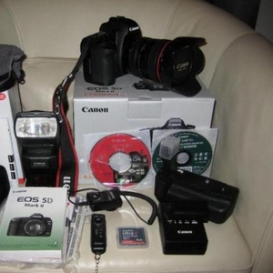Canon EOS 5D Mark II Digital SLR Camera with Canon EF 24-105mm ISlens