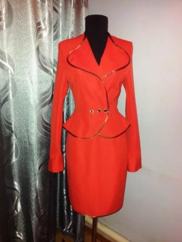 Новый костюм. Шерсть. ТОрг.