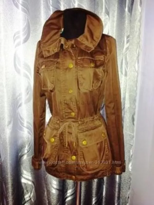 Новая фирменная ветровка.