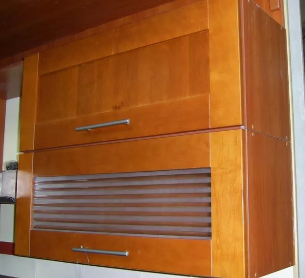 Кухня - фасады натуральное дерево Черешня ХВ 7