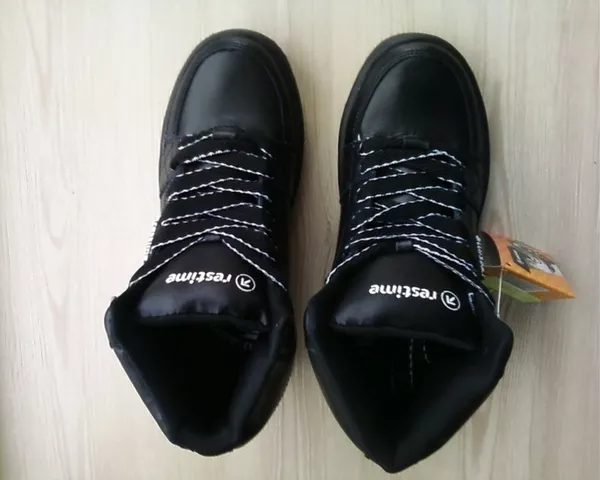 Скейтера кожа. Киев. 2