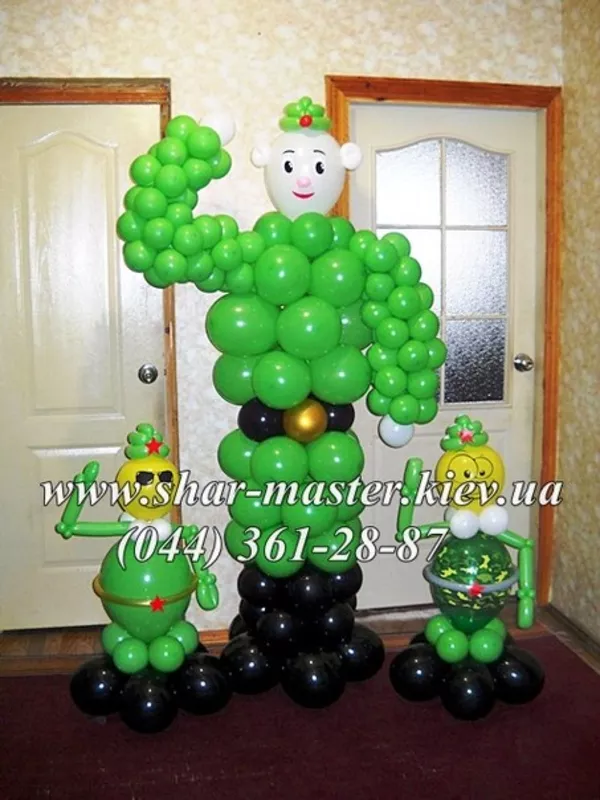 Воздушные шары на 23 февраля Киев,  камуфляжные шары с гелием Киев.