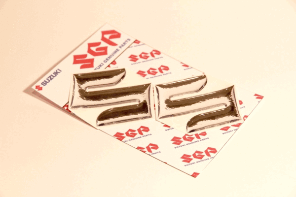 Эмблемы Suzuki