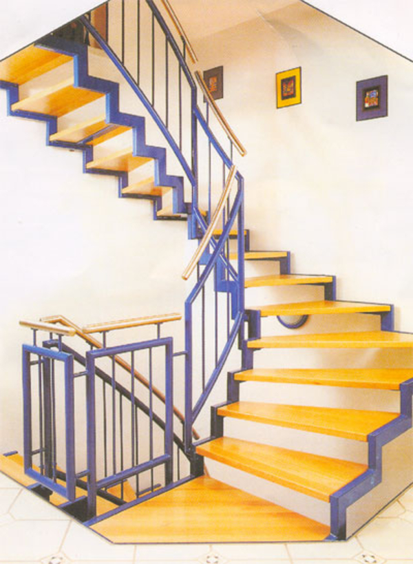 Паркан металевий, винос балкона, сходи, павільйон, кіоск. Фото Київ. 2