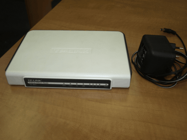 Маршрутизатор TP-LINK TD-8841  б/у