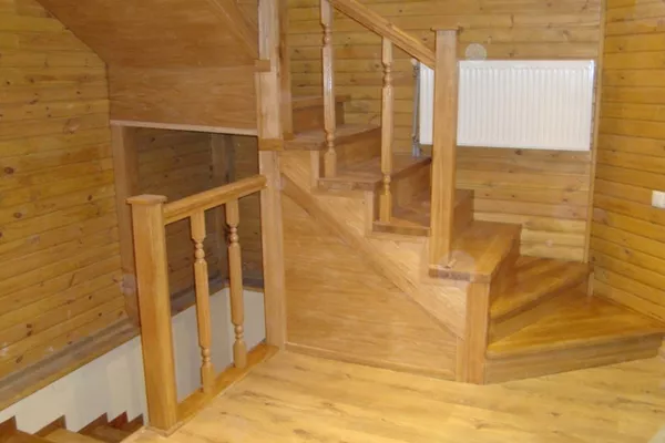 Лестницы в квартиру.