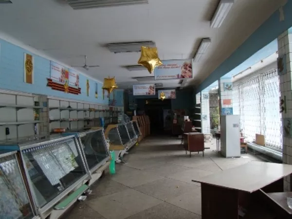 Дарницкий, продам фасаный магазин, витрины, парковка 2