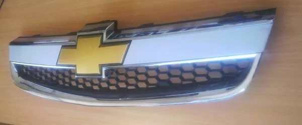 CHEVROLET CRUZ 09- решетка радиатора б/у , оригинал, американец. 2