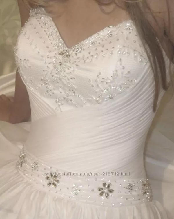 Свадебное платье. Новое.
