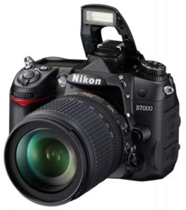 Продам Nikon D7000 18-105VR Kit