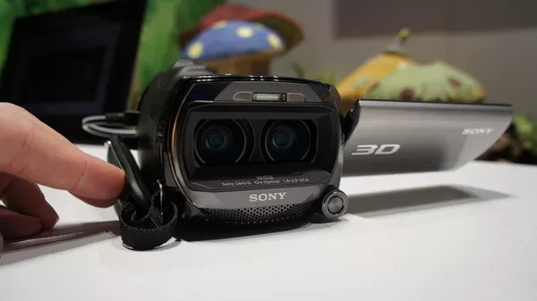 Продам Видеокамеру Sony Handycam HDR-TD10E