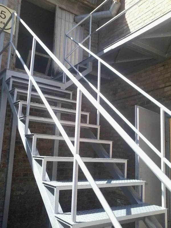Забор металлический,  вынос балкона,  лестница металлическая. Киев цены. 4