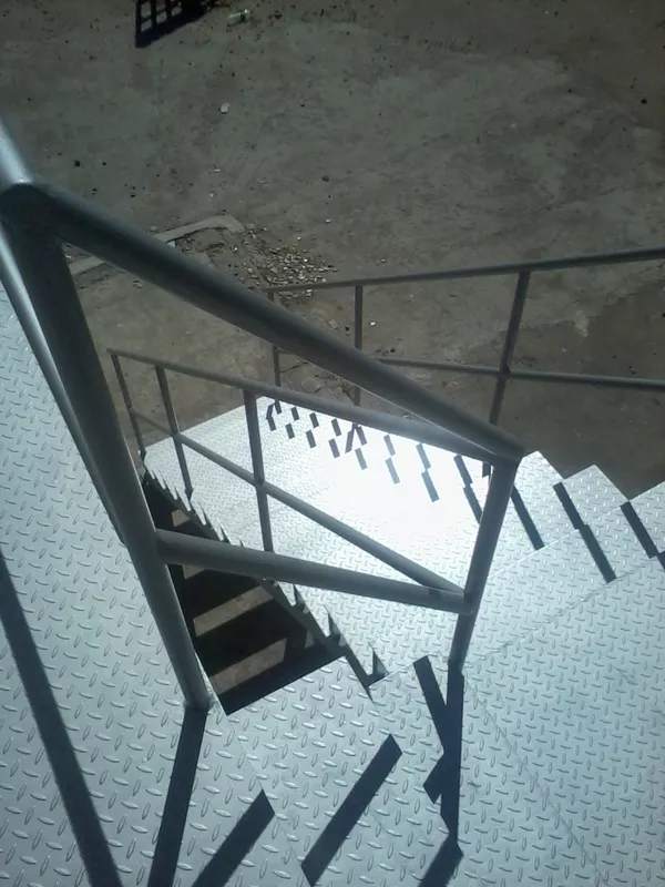 Забор металлический,  вынос балкона,  лестница металлическая. Киев цены. 5