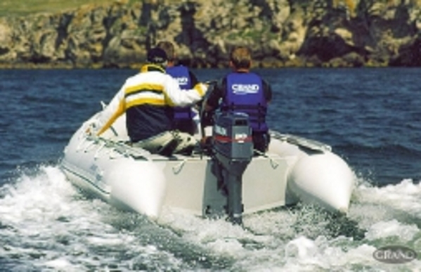 Продам надувную лодку Grand Ranger R380 3
