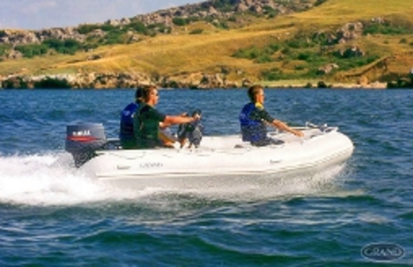 Продам надувную лодку Grand Ranger R380 4