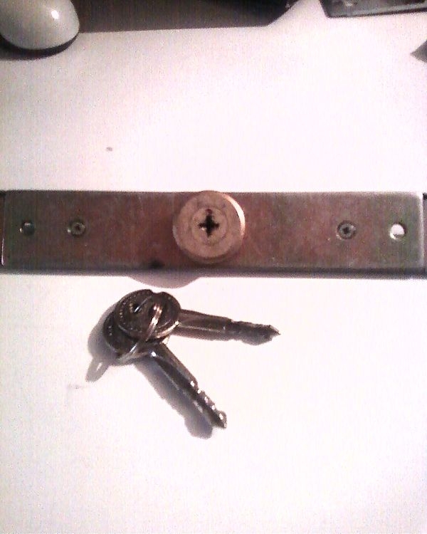 Замки ригельные на роллеты, Замки на ролеты с ключами, Замки по оптовы