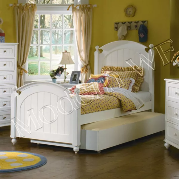 Кровать Юлий из натурального дерева 2