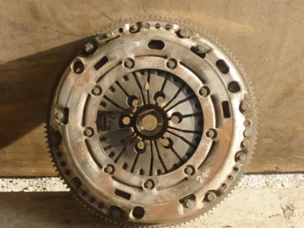 Маховик двухмассовый для Volkswagen Caddy, Passat, Touran, VW Golf V,