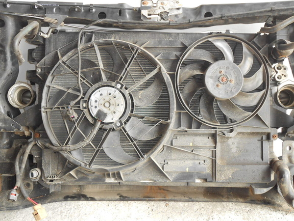 Рамка радиаторов  VW T-5 MULTIVAN
