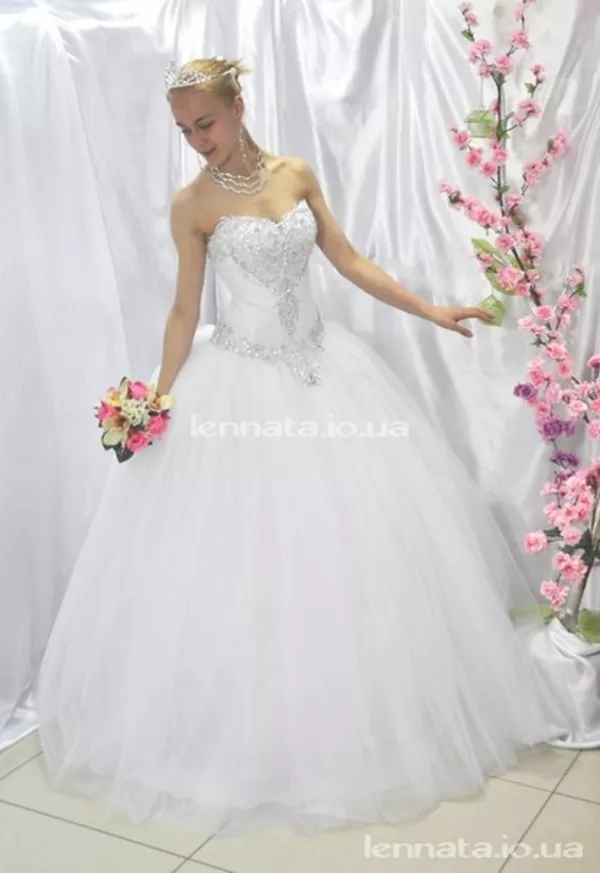 Свадебные платья в наличии,  продажа,  Киев