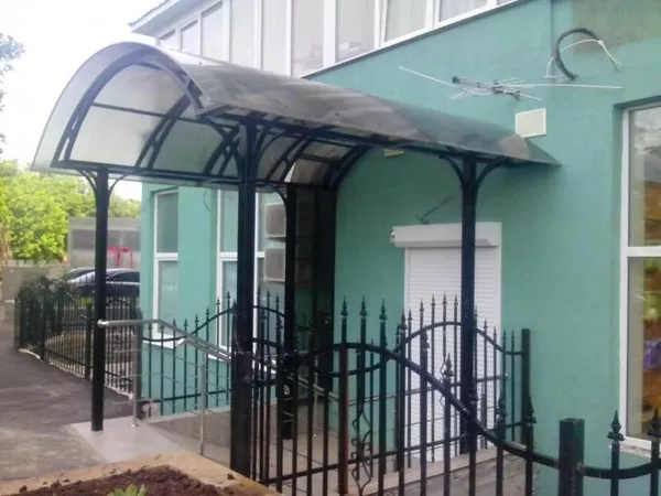 Козырьки из черного металла 2