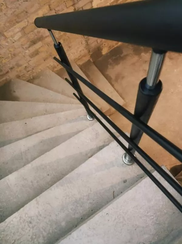 Перила и поручни из черного металла 5