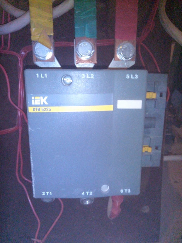 IEK ВА88-35,  3Р,  250А,  контактор КТИ 5225 (225 А),  система АВР