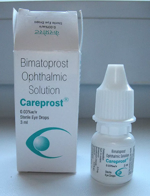 Карепрост – эффективный стимулятор роста ресниц из Индии