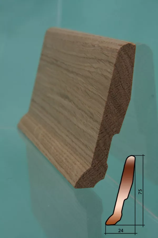 Европлинтус, плинтус из натурального дерева (дуб, сосна).