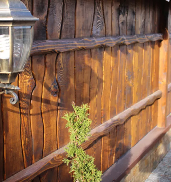 Забор под старину, оформление территории 3