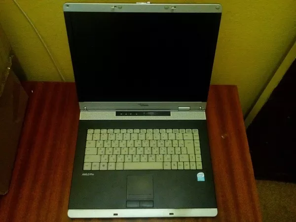 Ноутбук Fujitsu Siemens Amilo pro V2030D . 2
