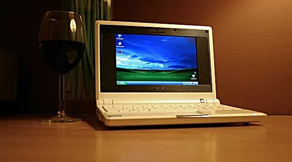 Продам красивый нетбук Asus EeePC 4G