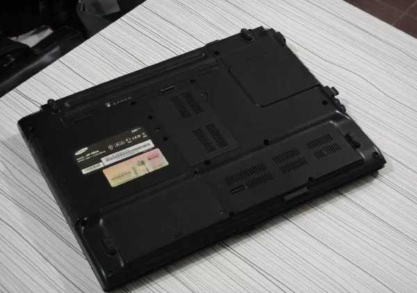 Красивый как новый ноутбук Samsung R60 2