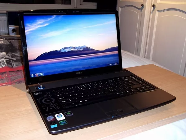 Игровой гигант Acer Aspire 6935 (тянет все новые игры).