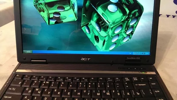 Компактный,  небольших размеров ноутбук Acer Travelmate 4520. 2