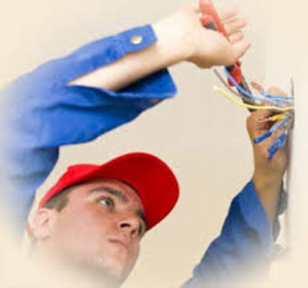 Послуги електрика. Робимо всі роботи